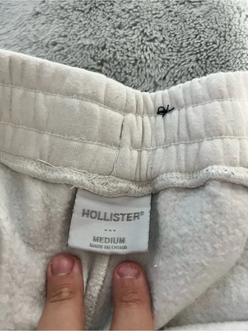 Hollister soft white